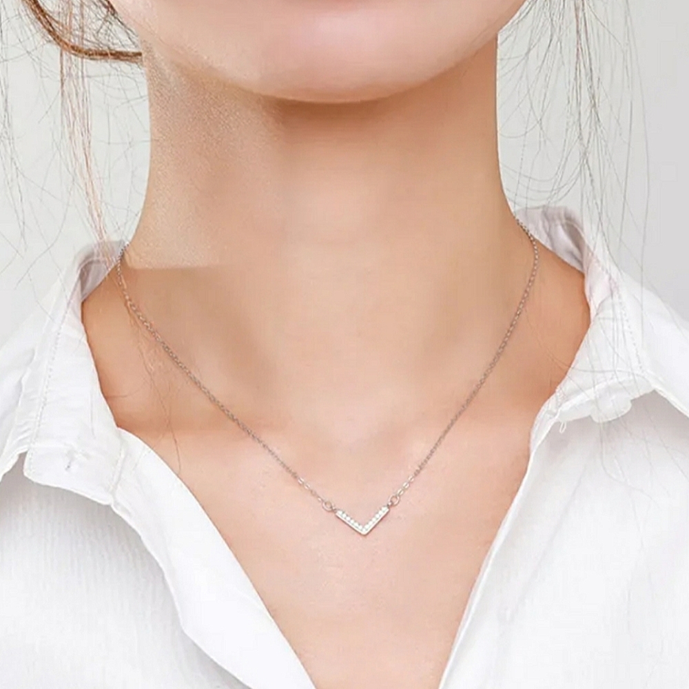 NEW Sterling Silver CZ V Shape Pendant on Dainty Chain Necklace